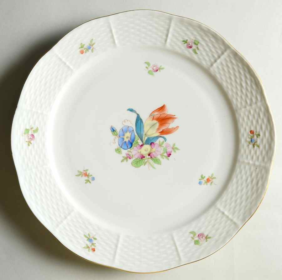 HER59 Dinner Plate by Herend-1