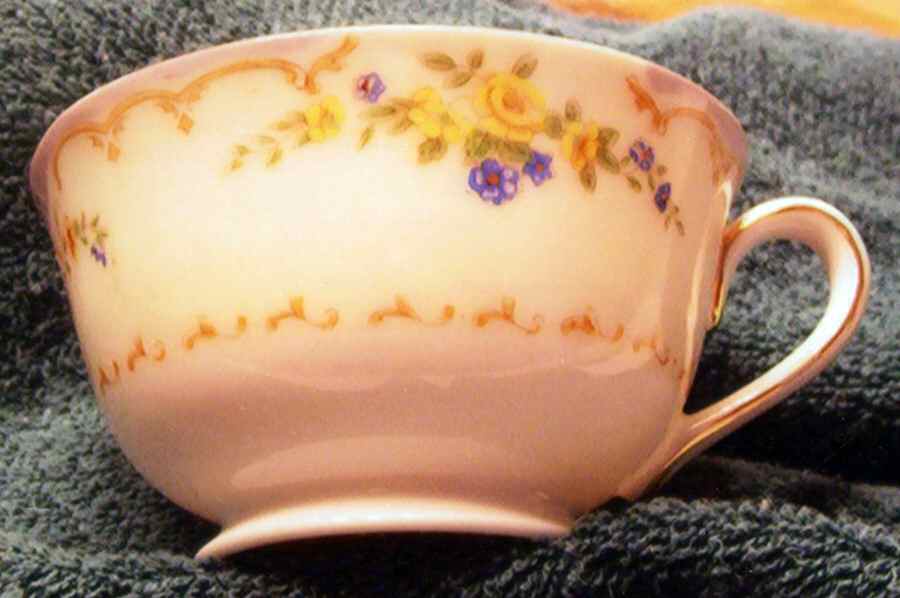 HIR66 Footed Cup by Hira China-1