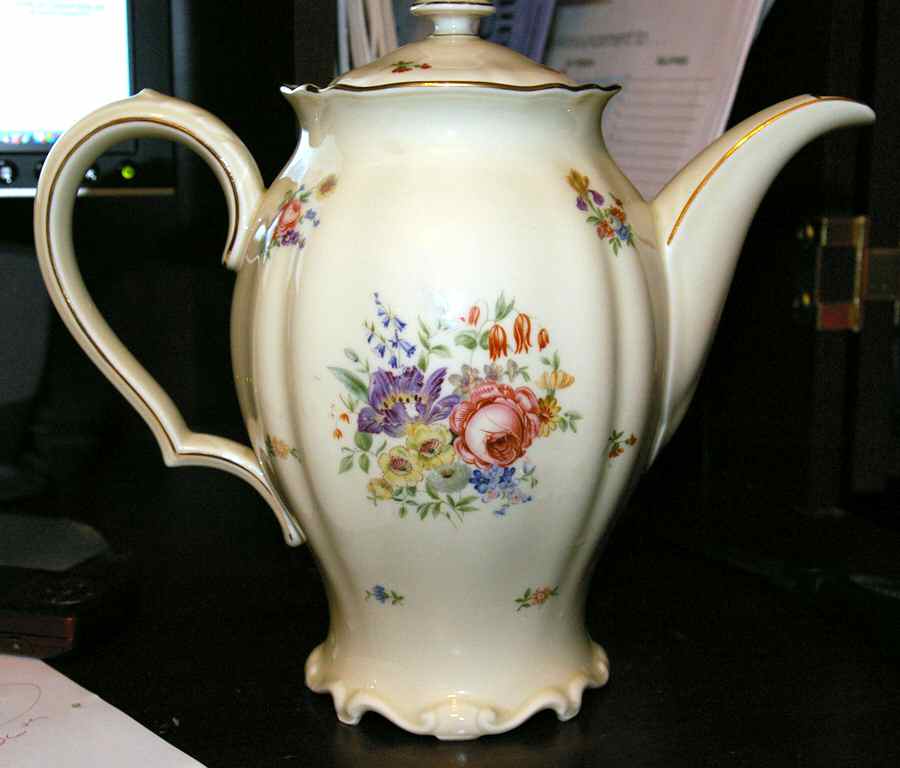 3073 Coffee Pot & Lid by Hutschenreuther-1