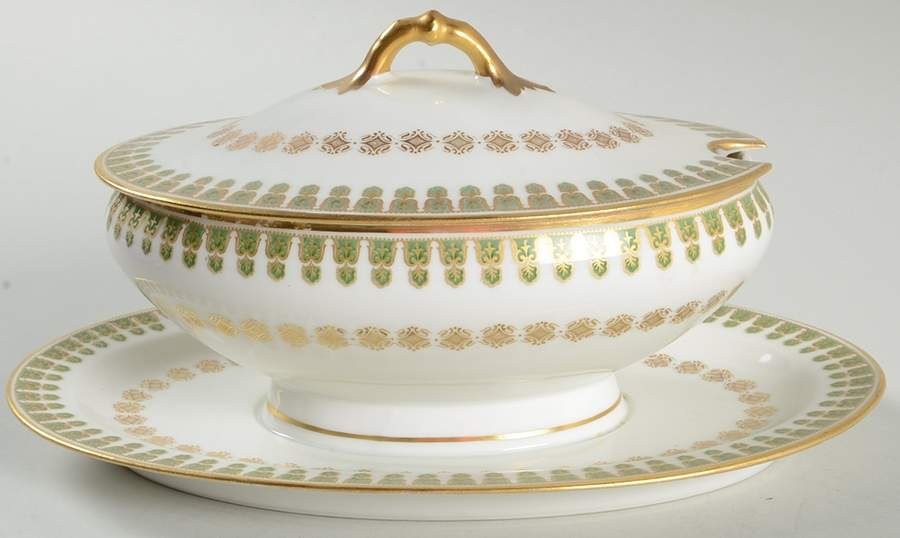 Schleiger 280-2 Gravy Boat w/Attached Underplate & Lid by Haviland-1