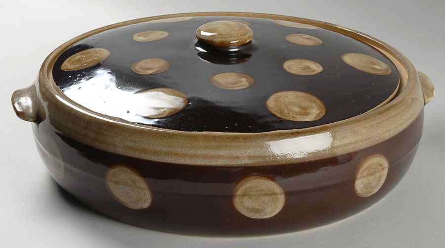 HAD7 4 Quart Round Covered Casserole by M A Hadley-1