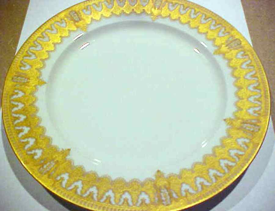H3667 Dinner Plate by Haviland-1