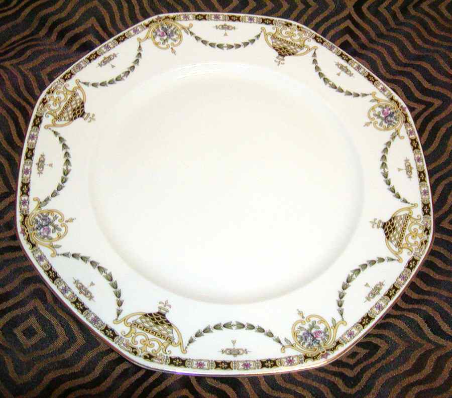 HUT1752 Dinner Plate by Hutschenreuther-1