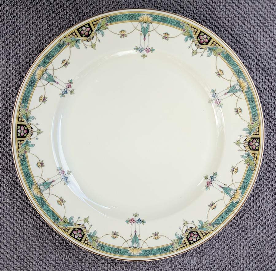 HC1028 Dinner Plate by Heinrich - H&C-1