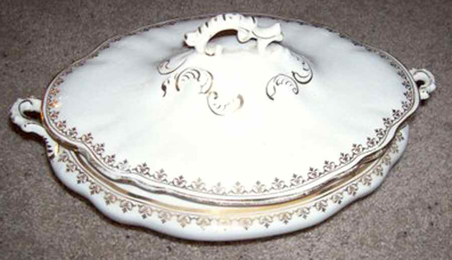 Colonial Oval Covered Vegetable by Homer Laughlin -1