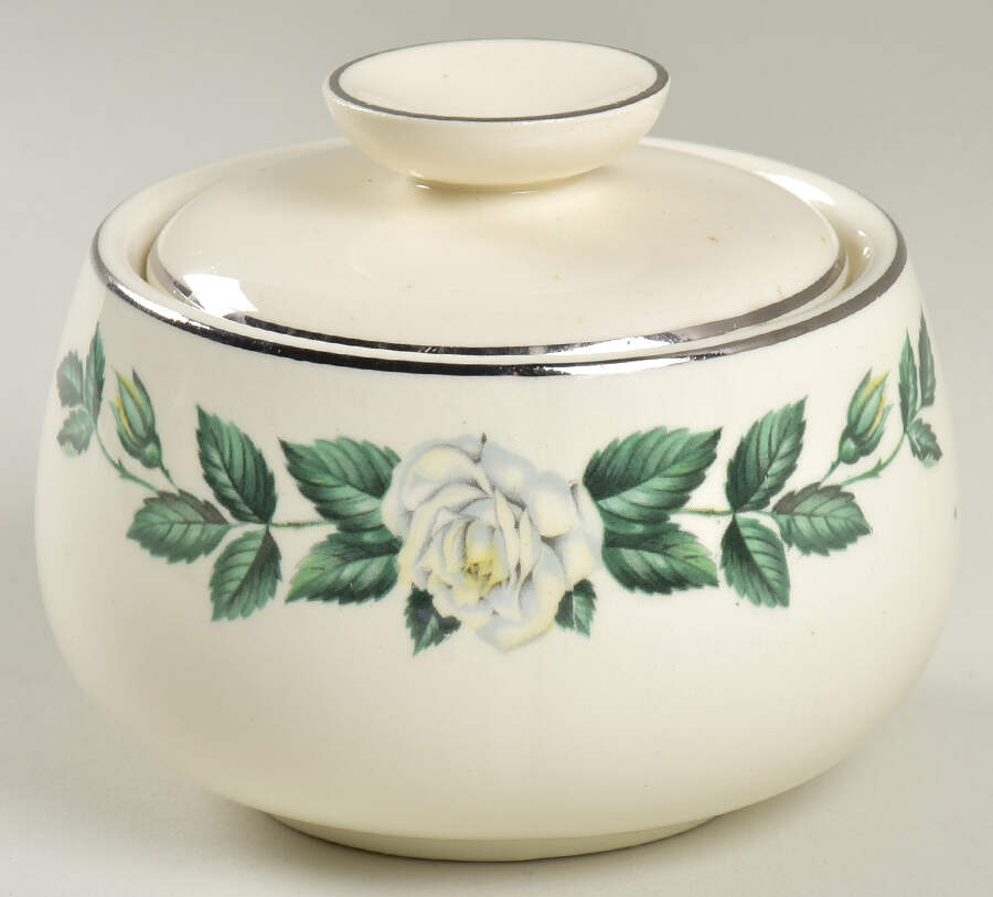 Ry233 Sugar Bowl & Lid by Homer Laughlin -1