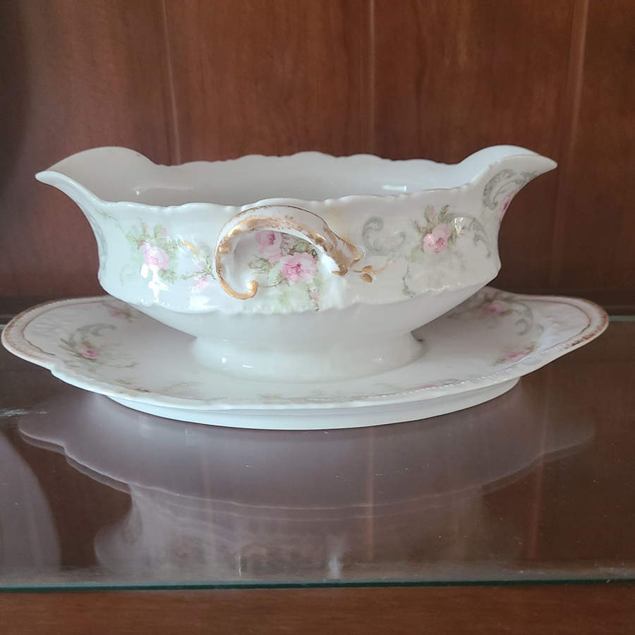 Schleiger 312-5 Gravy Boat with Attached Underplate by Haviland-1