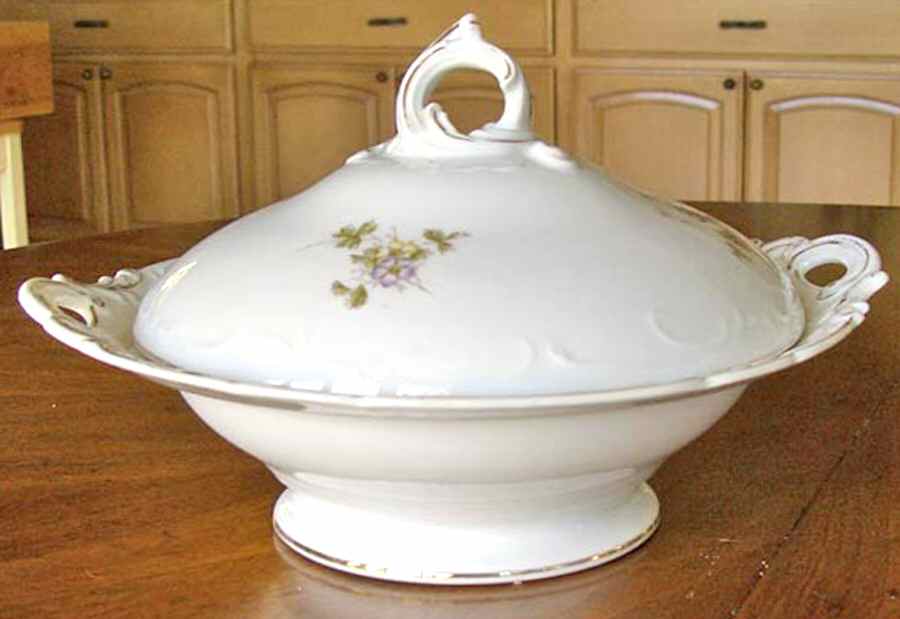 HUT1771 Round Covered Vegetable by Hutschenreuther-1