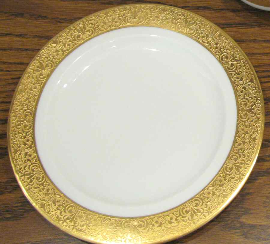HUT1779 Dinner Plate by Hutschenreuther-1