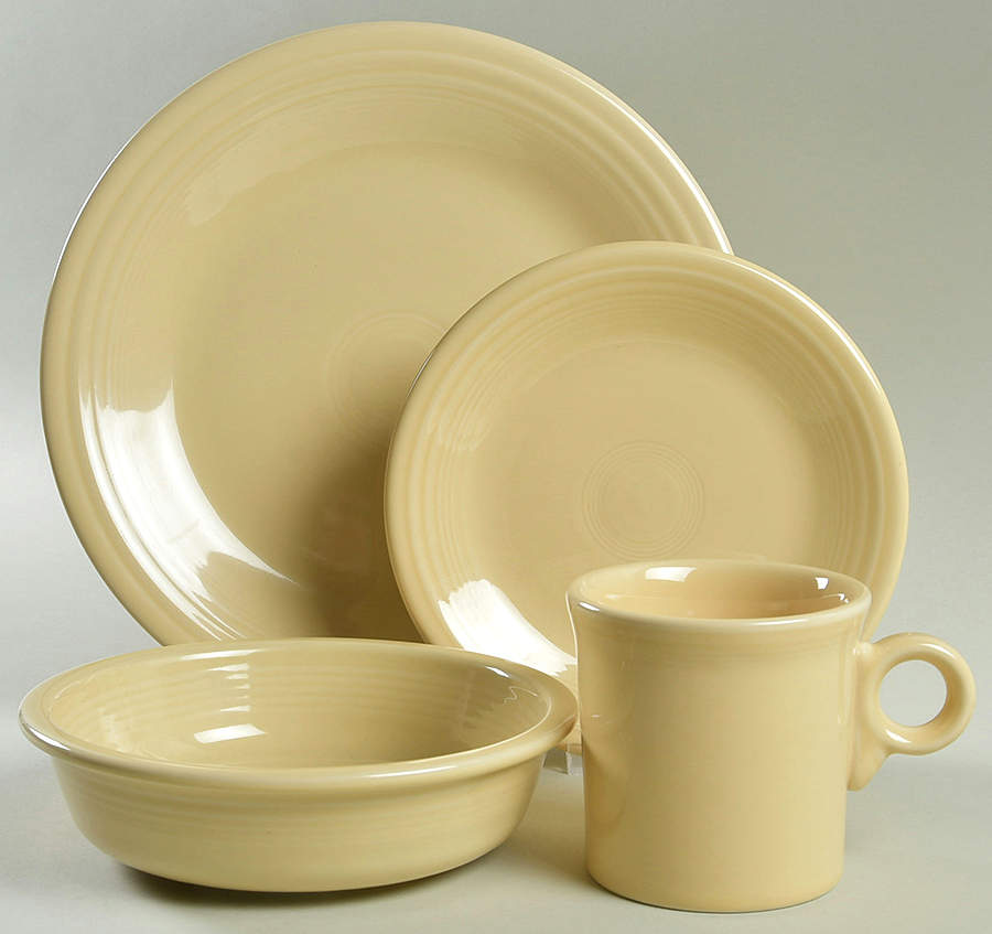 Fiesta Ivory (Intro 2008) 4 Piece Place Setting by Homer Laughlin -1