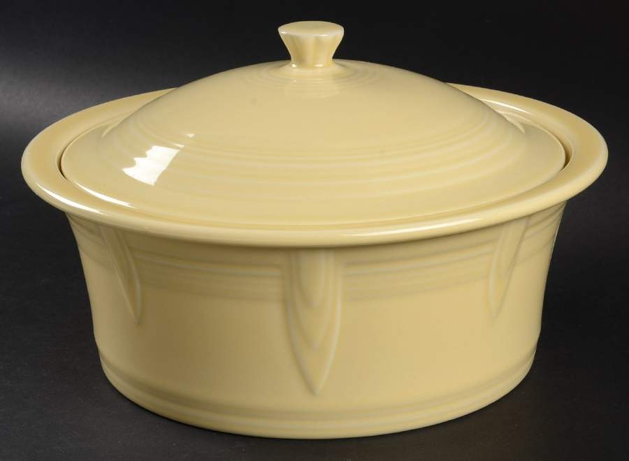 Fiesta Ivory (Intro 2008) 2.5 Qt Round Covered Casserole by Homer Laughlin -1