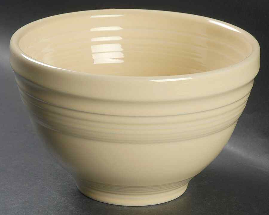 Fiesta Ivory (Intro 2008) 7" Prep Bowl by Homer Laughlin -1