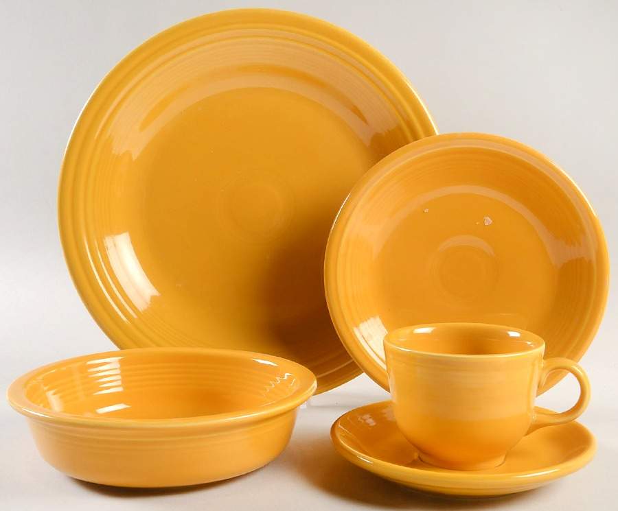 Fiesta Marigold (Intro 2008, 75th Anniversary) 5 Piece Place Setting by Homer Laughlin -1