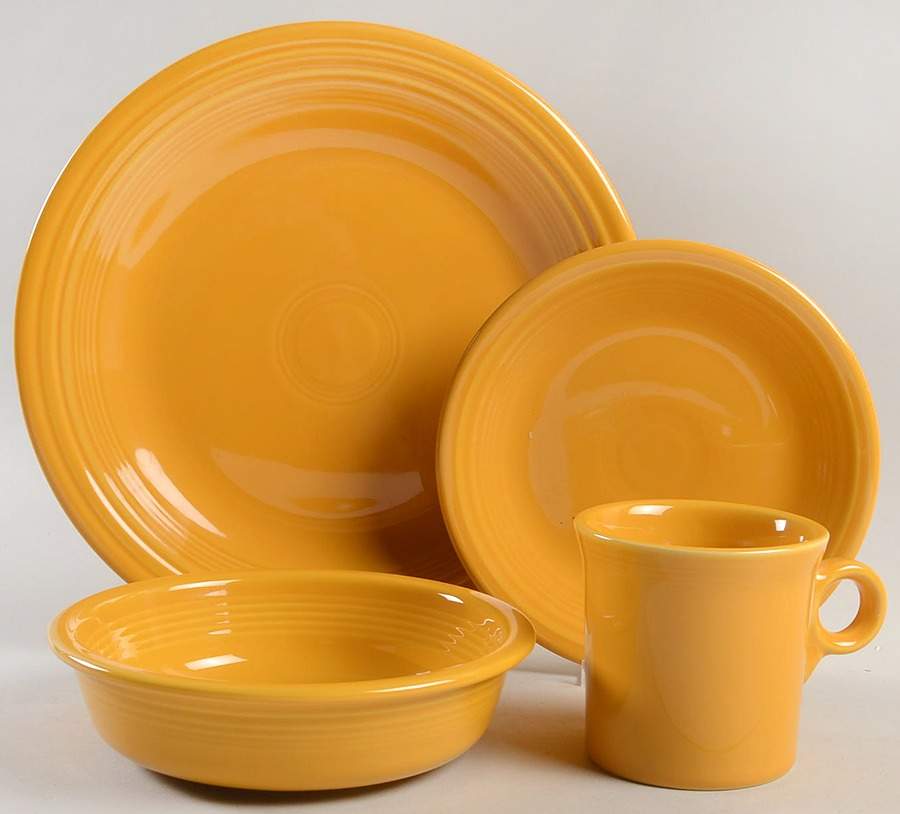 Fiesta Marigold (Intro 2008, 75th Anniversary) 4 Piece Place Setting by Homer Laughlin -1