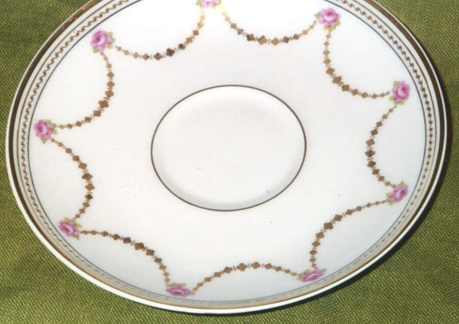 H3707 Saucer by Haviland-1