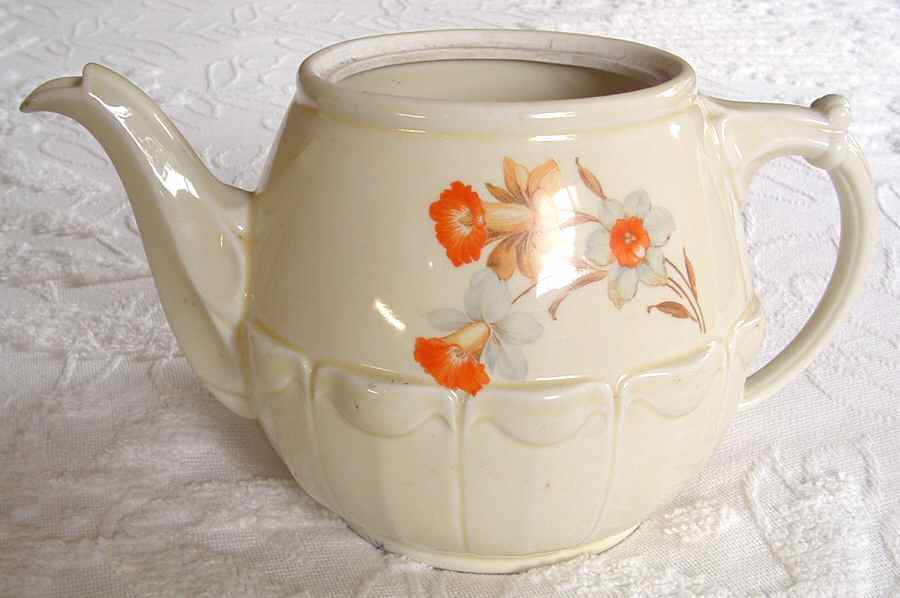 Jonquil Wavelet Coffee Pot No Lid by Hall-1