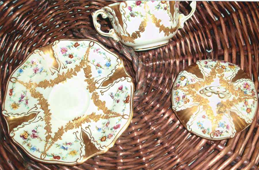 13198 Cream Soup Bowl & Saucer Set with Lid by Hammersley-1