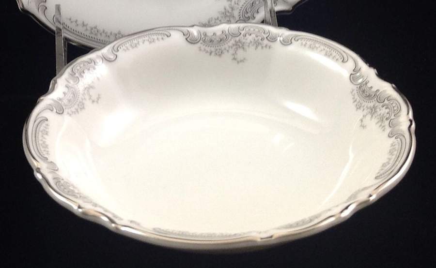 HUT1799 Fruit/Dessert (Sauce) Bowl by Hutschenreuther-1