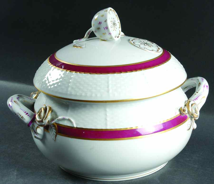 HER65 Bean Pot & Lid by Herend-1