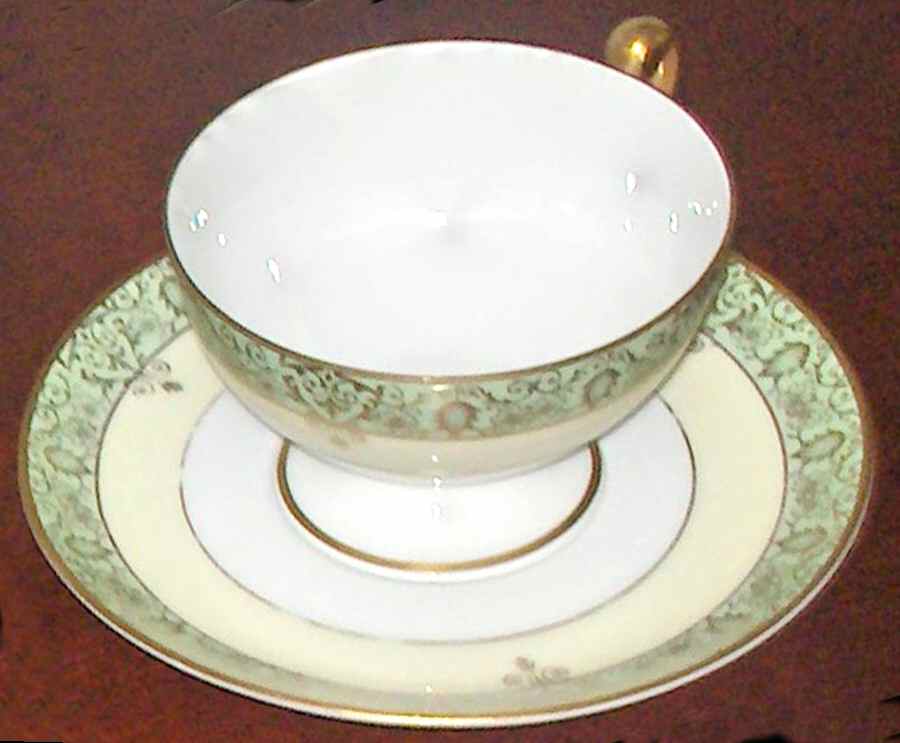 HUT1803 Footed Cup & Saucer Set by Hutschenreuther-1