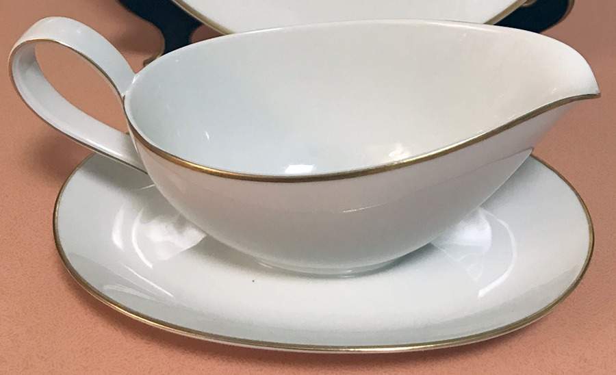 8054 Gravy Boat & Underplate by Hutschenreuther-1