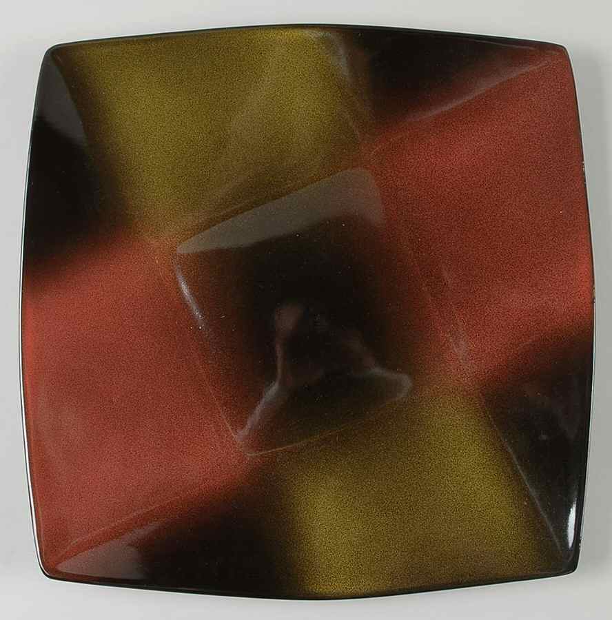 Piazza Geometric Dinner Plate by Home Essentials-1