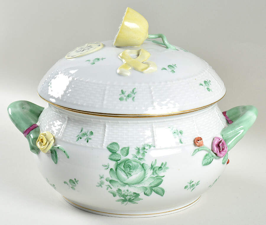 Bouquet de Tulipe Bean Pot & Lid by Herend-1