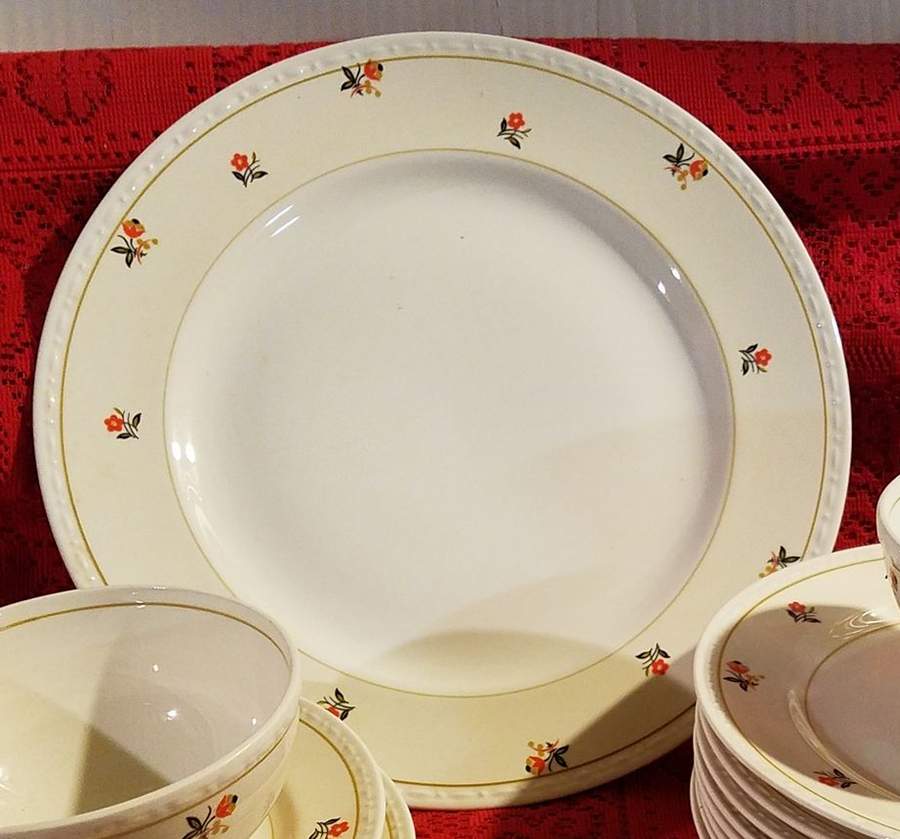 HLC3730 Dinner Plate by Homer Laughlin -1