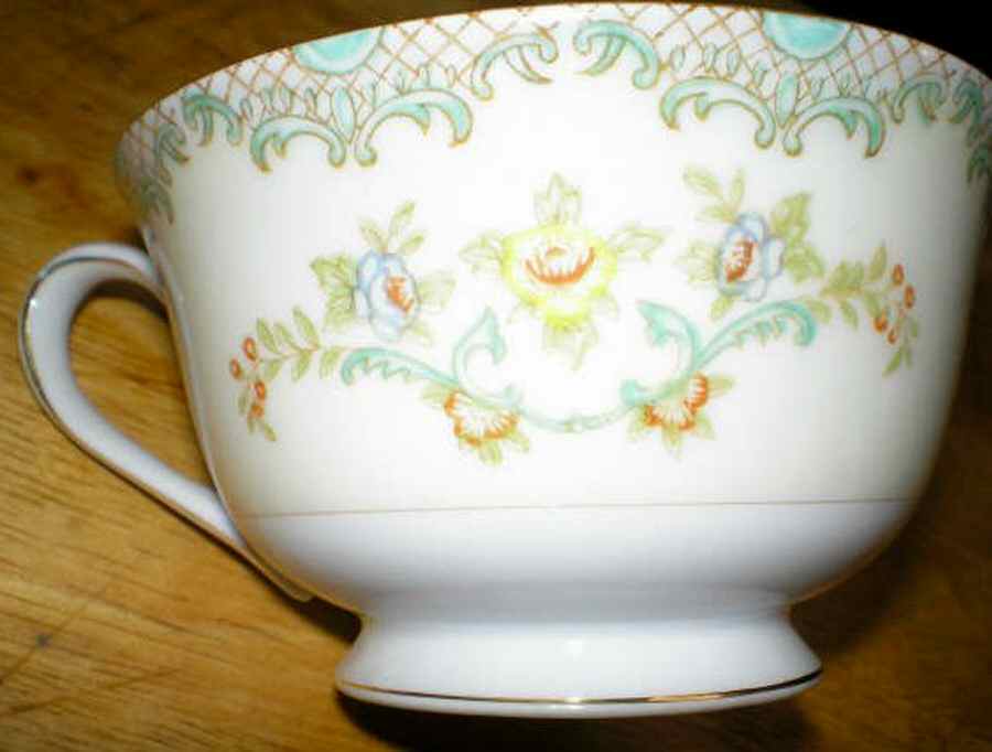 HIR68 Footed Cup by Hira China-1
