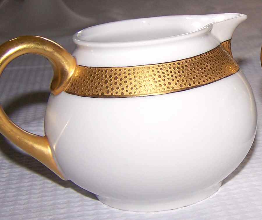 HUT1817 Creamer by Hutschenreuther-1