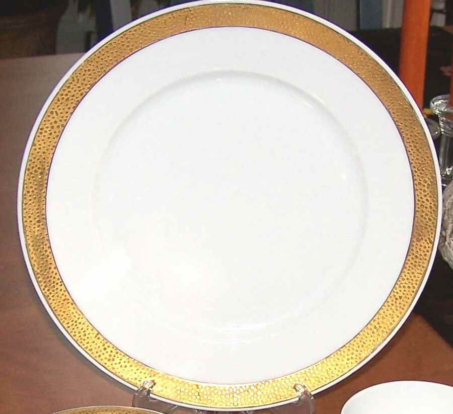 HUT1817 Dinner Plate by Hutschenreuther-1