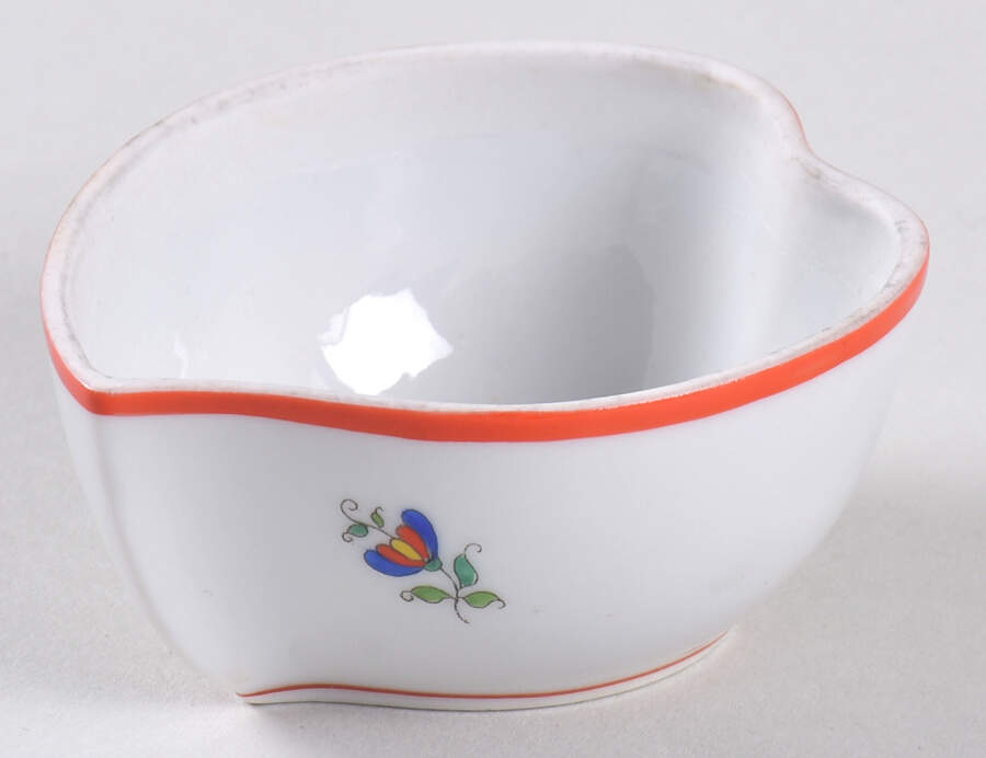 Giftware Small Heart Shape Box-No Lid by Herend-1