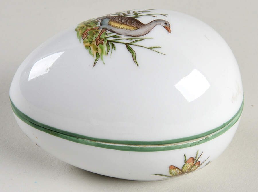 Giftware Egg Box & Lid by Herend-1