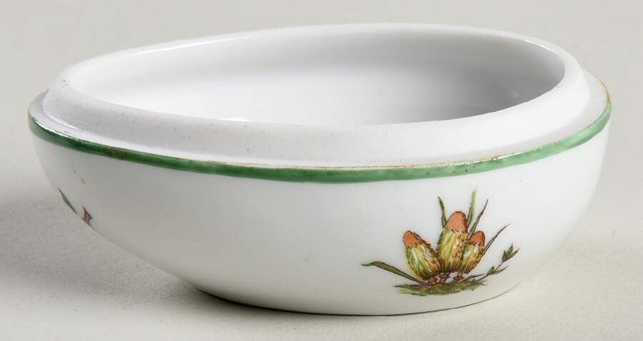 Giftware Egg Box No Lid by Herend-1