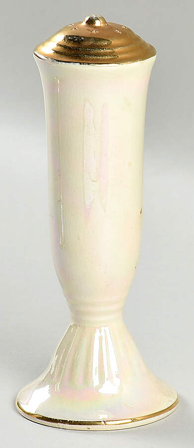 HLC2593 Salt Shaker by Homer Laughlin -1