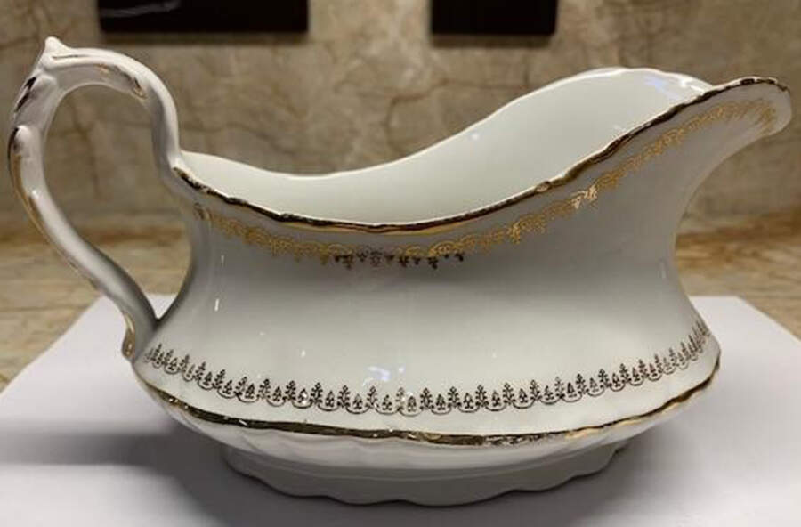 HLC3742 Gravy Boat by Homer Laughlin -1