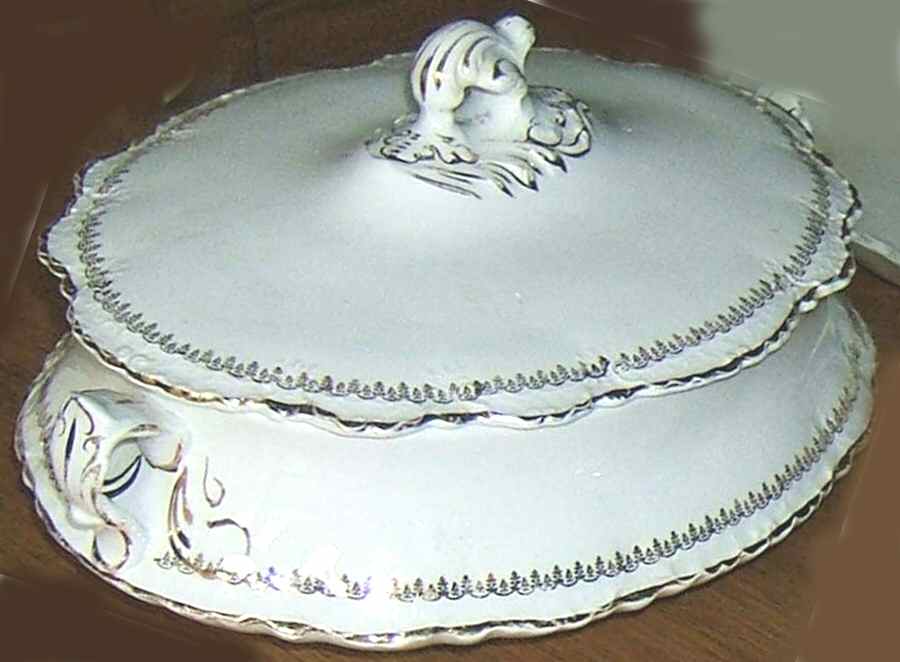 HLC3742 Oval Covered Vegetable by Homer Laughlin -1