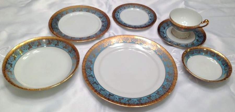 HUT1832 Footed Cup & Saucer Set by Hutschenreuther-1