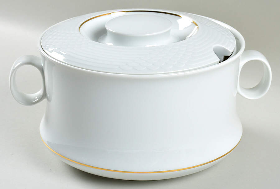HUT1836 (Gold Verge, No Trim) Tureen &  Lid by Hutschenreuther-1
