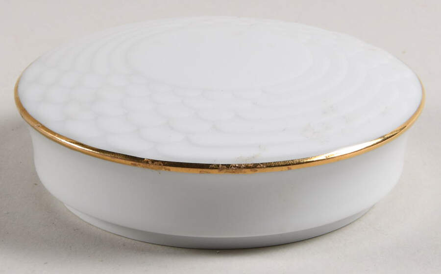 HUT1836 (Gold Verge, No Trim) Lid for Sugar Bowl by Hutschenreuther-1