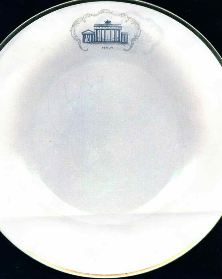 HUT1845 Dinner Plate by Hutschenreuther-1