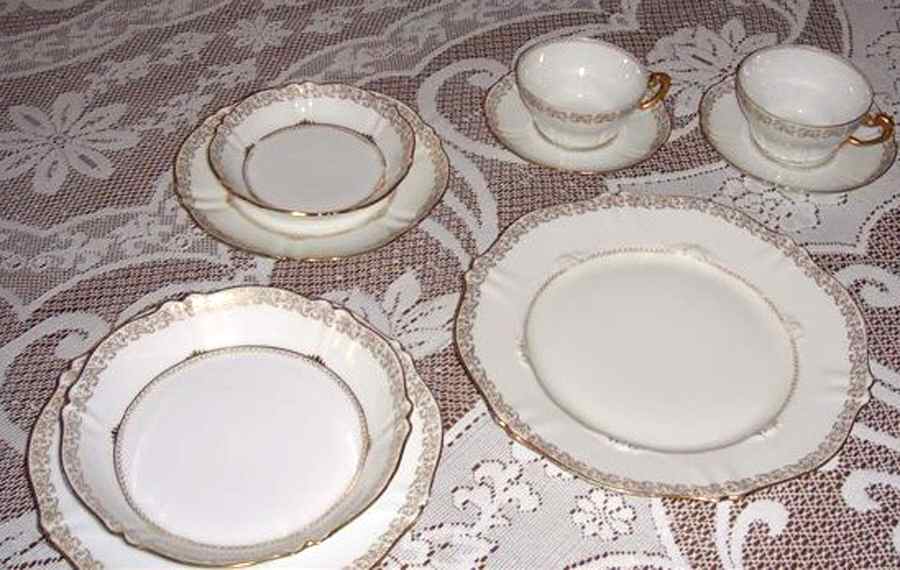 H3774 Dinner Plate by Haviland-1