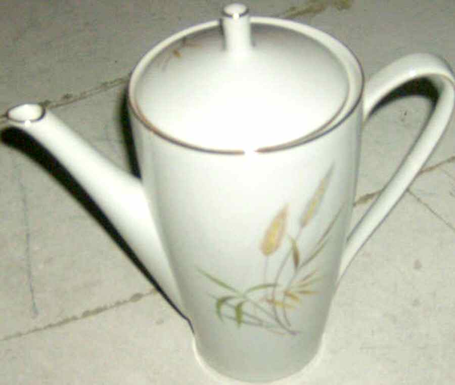 HUT1847 Coffee Pot & Lid by Hutschenreuther-1