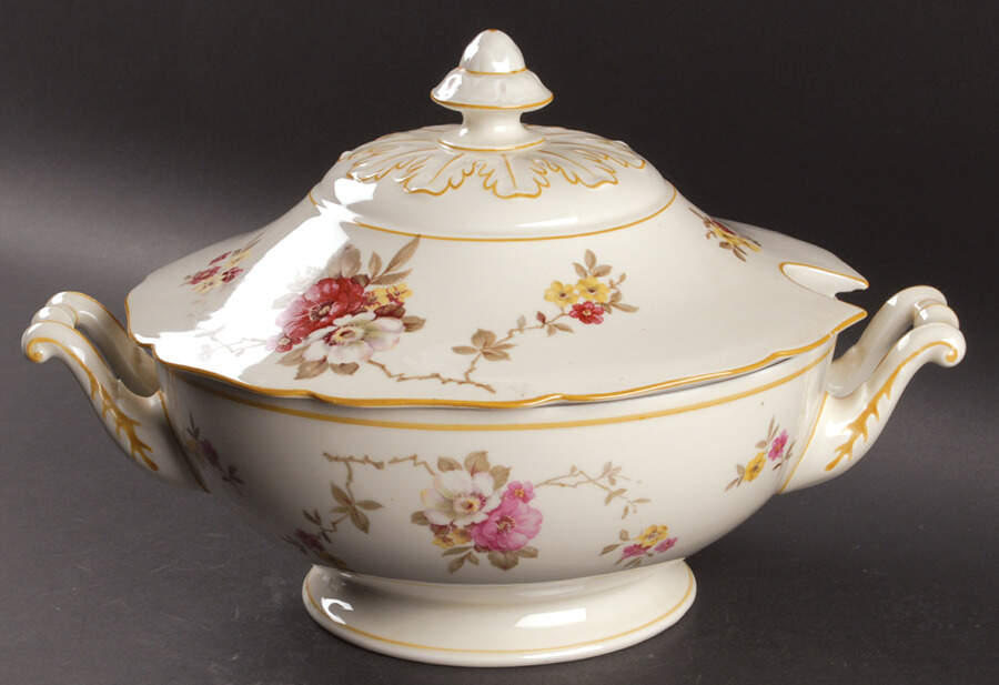 HUT1858 Tureen &  Lid by Hutschenreuther-1