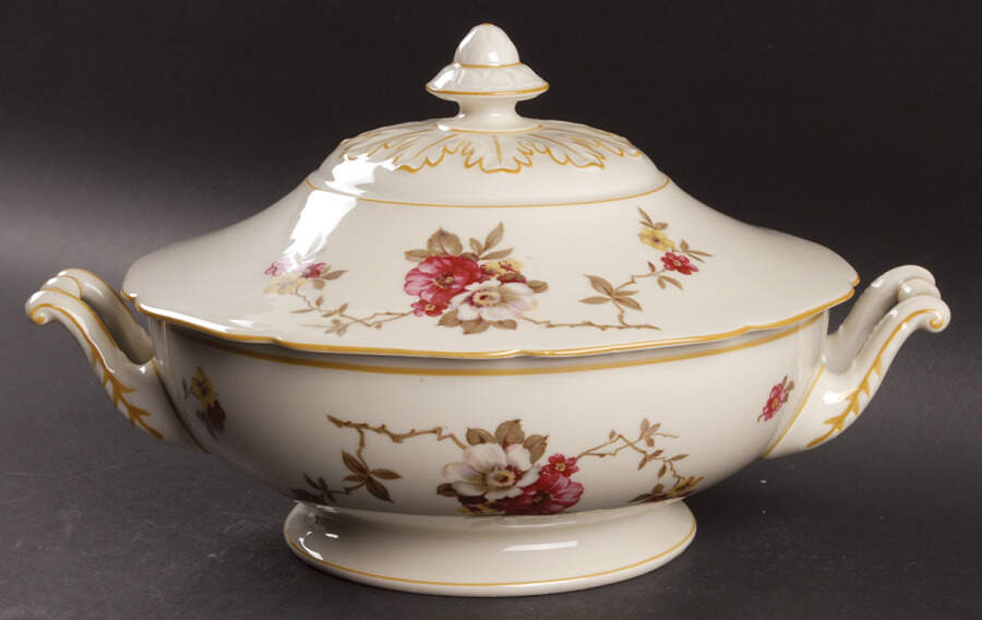 HUT1858 Round Covered Vegetable by Hutschenreuther-1