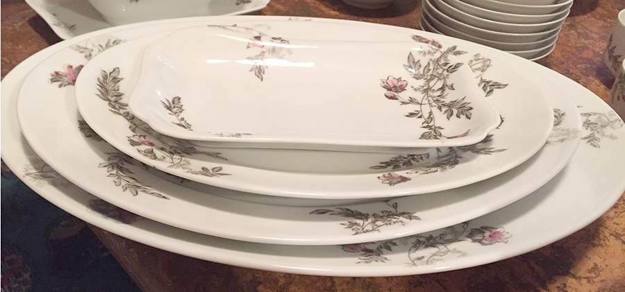 H3791 12" Oval Serving Platter by Haviland-1