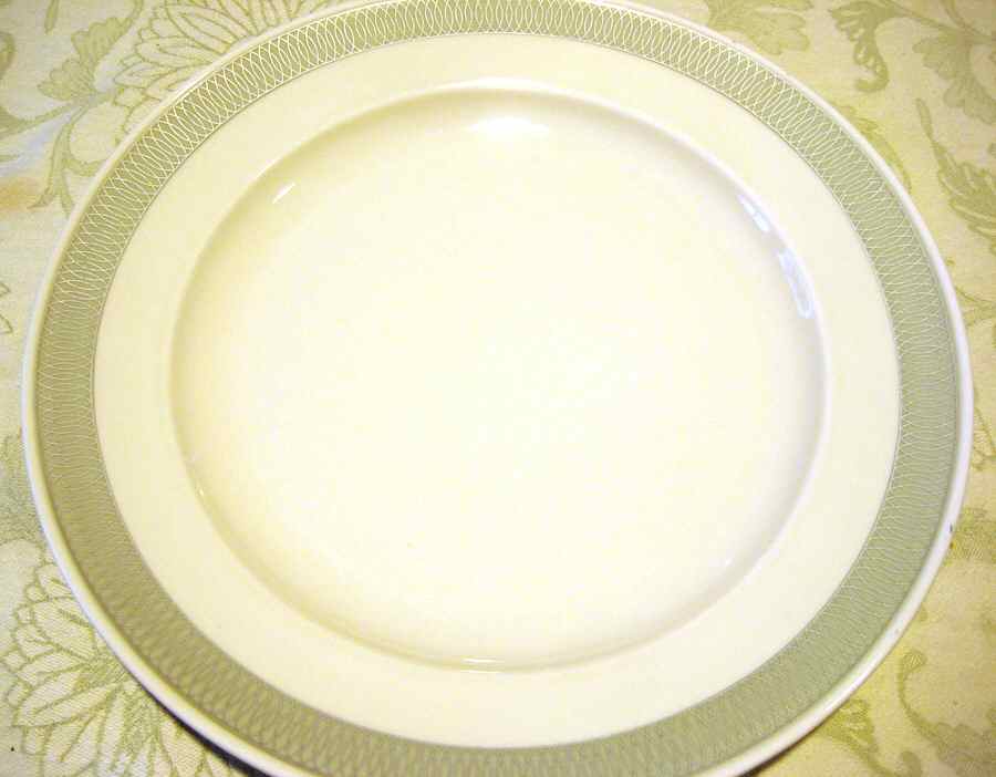 HUT1865 Dinner Plate by Hutschenreuther-1