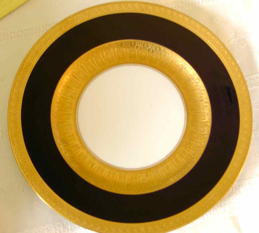 HUT1866 Dinner Plate by Hutschenreuther-1