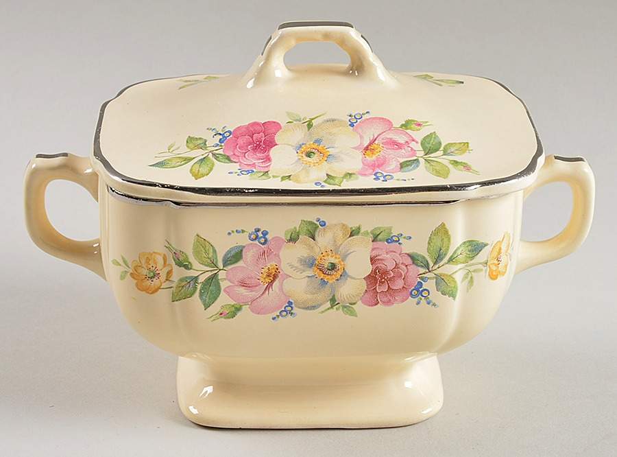 Esther Sugar Bowl & Lid by Homer Laughlin -1