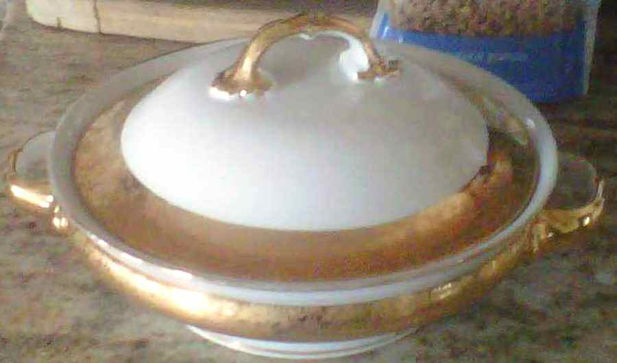 HC1144 Round Covered Vegetable by Heinrich - H&C-1